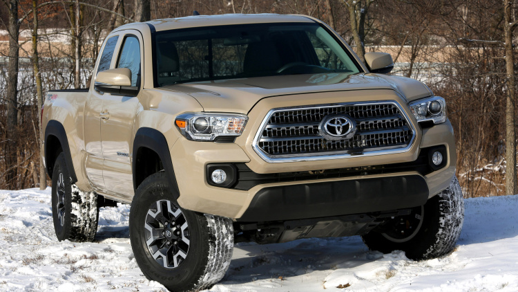 Toyota Tacoma 2016 sở hữu thiết kế mang t&iacute;nh tiến h&oacute;a c&ugrave;ng nhiều chi tiết tương đồng với người anh em 4Runner