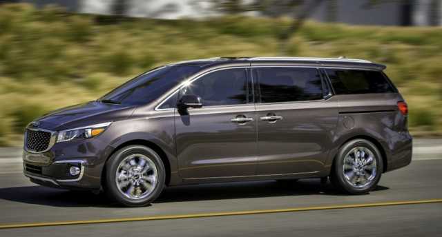 Kia Sedona c&oacute; hai phi&ecirc;n bản động cơ xăng v&agrave; dầu 