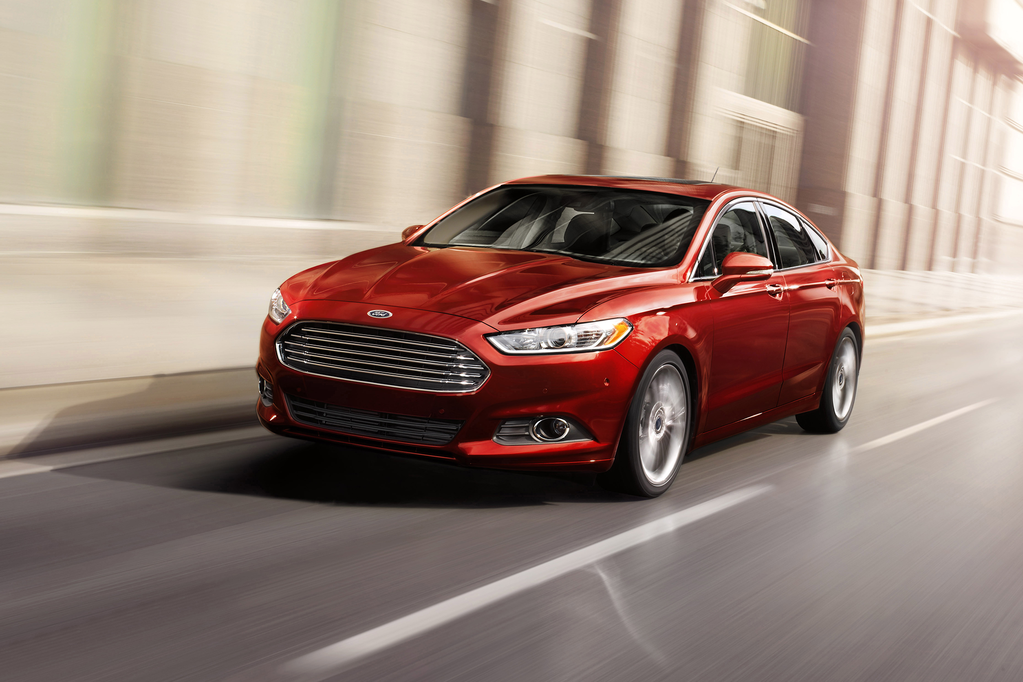 Ford Fusion v&agrave; Hyundai Sonata 2015 l&agrave; hai trong số mẫu xe sedan nổi bật khi so s&aacute;nh &ocirc; t&ocirc;