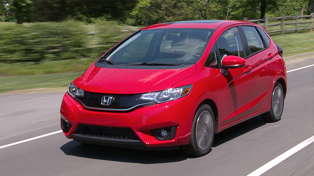 Xe Honda Fit kho&aacute;c l&ecirc;n m&igrave;nh thiết kế ho&agrave;n to&agrave;n mới trong phi&ecirc;n bản 2015 