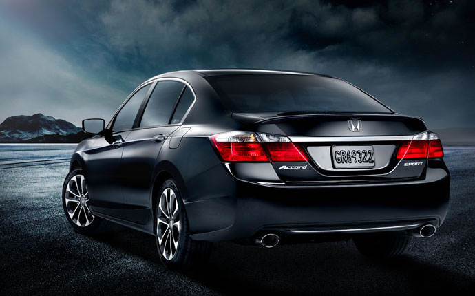 Honda Accord vẫn trung thành theo phong cách pha trộn giữa tính thể thao và sang trọng Honda Accord vẫn trung thành theo phong cách pha trộn giữa tính thể thao và sang trọng