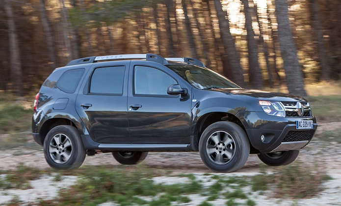 Renault Duster c&oacute; khoảng s&aacute;ng gầm xe 210mm v&agrave; bộ lốp cỡ lớn