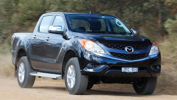 Khi so s&aacute;nh &ocirc; t&ocirc;, Toyota HiLux v&agrave; Mazda BT-50 xứng đ&aacute;ng l&agrave; lựa chọn h&agrave;ng đầu trong ph&acirc;n kh&uacute;c xe b&aacute;n tải