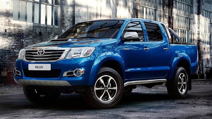 Toyota Hilux 2015 c&oacute; ngoại quan kh&aacute; bắt mắt, mang phong c&aacute;ch thể thao hiện đại