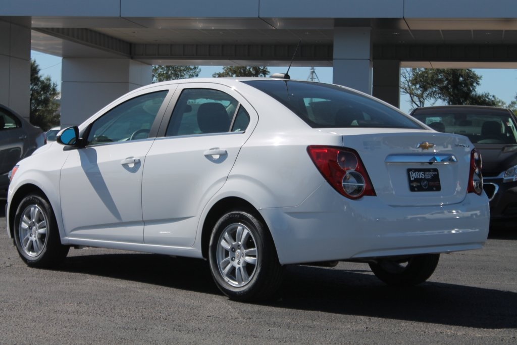 Chevrolet Sonic được trang bị c&aacute;c phi&ecirc;n bản động cơ 1.4 l&iacute;t, 1.6 l&iacute;t v&agrave; 1.8 l&iacute;t