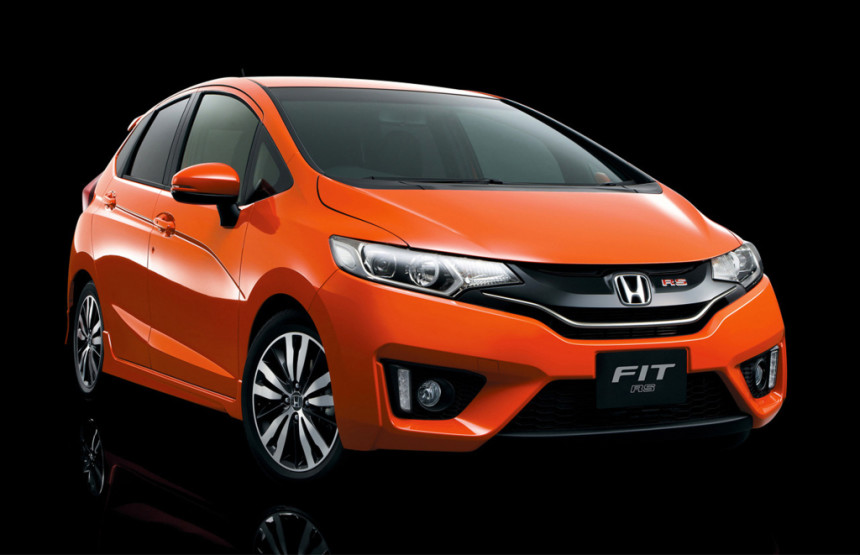 Xe Honda Fit kho&aacute;c l&ecirc;n m&igrave;nh thiết kế ho&agrave;n to&agrave;n mới trong phi&ecirc;n bản 2015