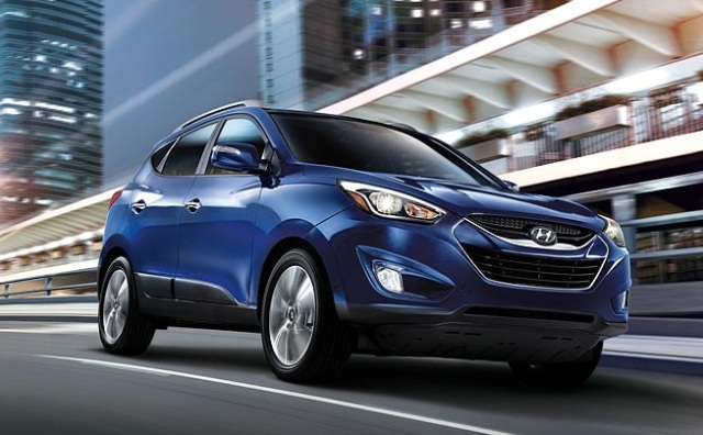 Thiết kế của Hyundai Tucson 2015 nhấn mạnh v&agrave;o sự rắn chắc