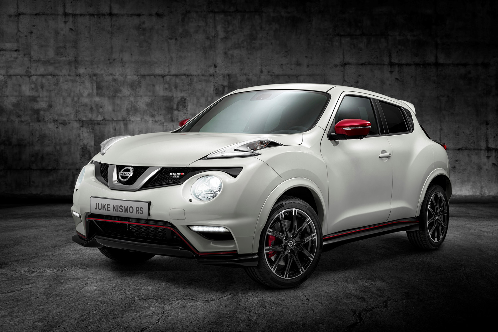 Thi&ecirc;́t k&ecirc;́ của Nissan Juke 2015 mang dáng vẻ th&ecirc;̉ thao, khỏe khoắn