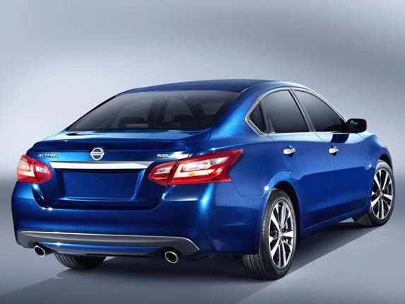 Nissan Altima 2016 được trang bị hai t&ugrave;y chọn động cơ 