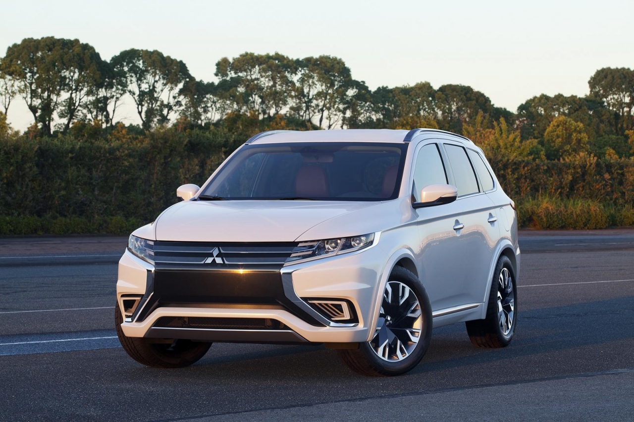 Mitsubishi Outlander 2015 mang thiết kế thể thao, đậm chất Mitsubishi