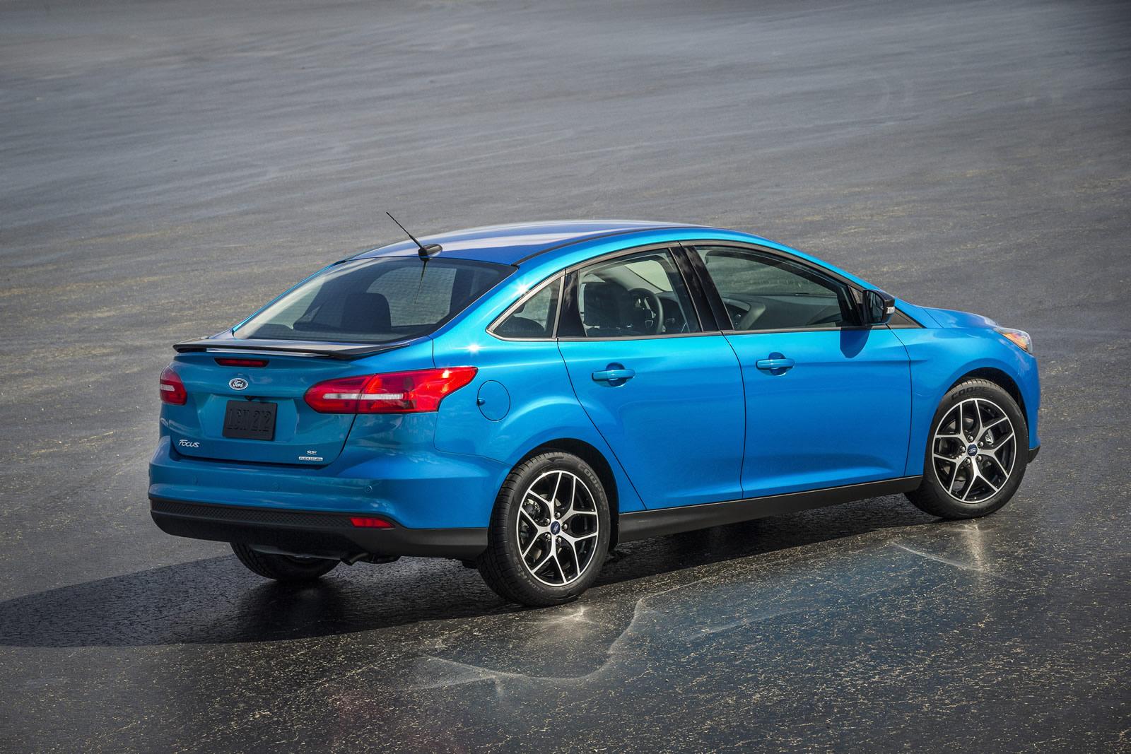 Xe Focus 2015 sedan được trang bị động cơ 1,0 l&iacute;t EcoBoost 