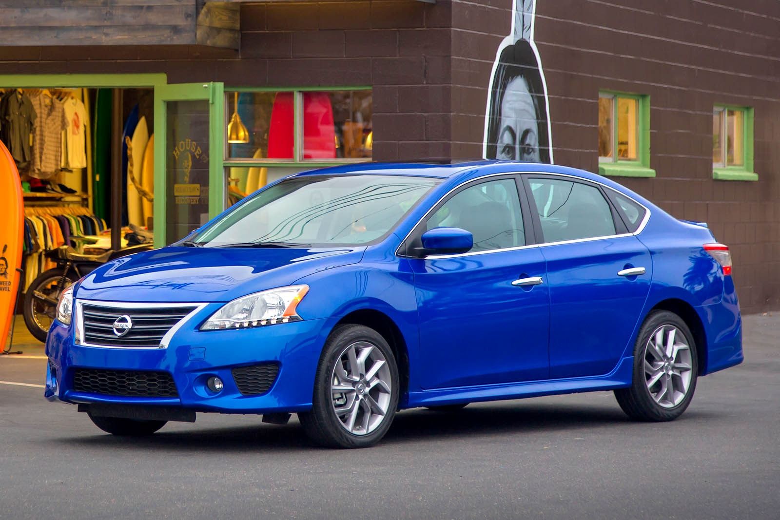 Ngoại thất, nội thất của Nissan Sentra 2015 kh&ocirc;ng mấy nổi bật