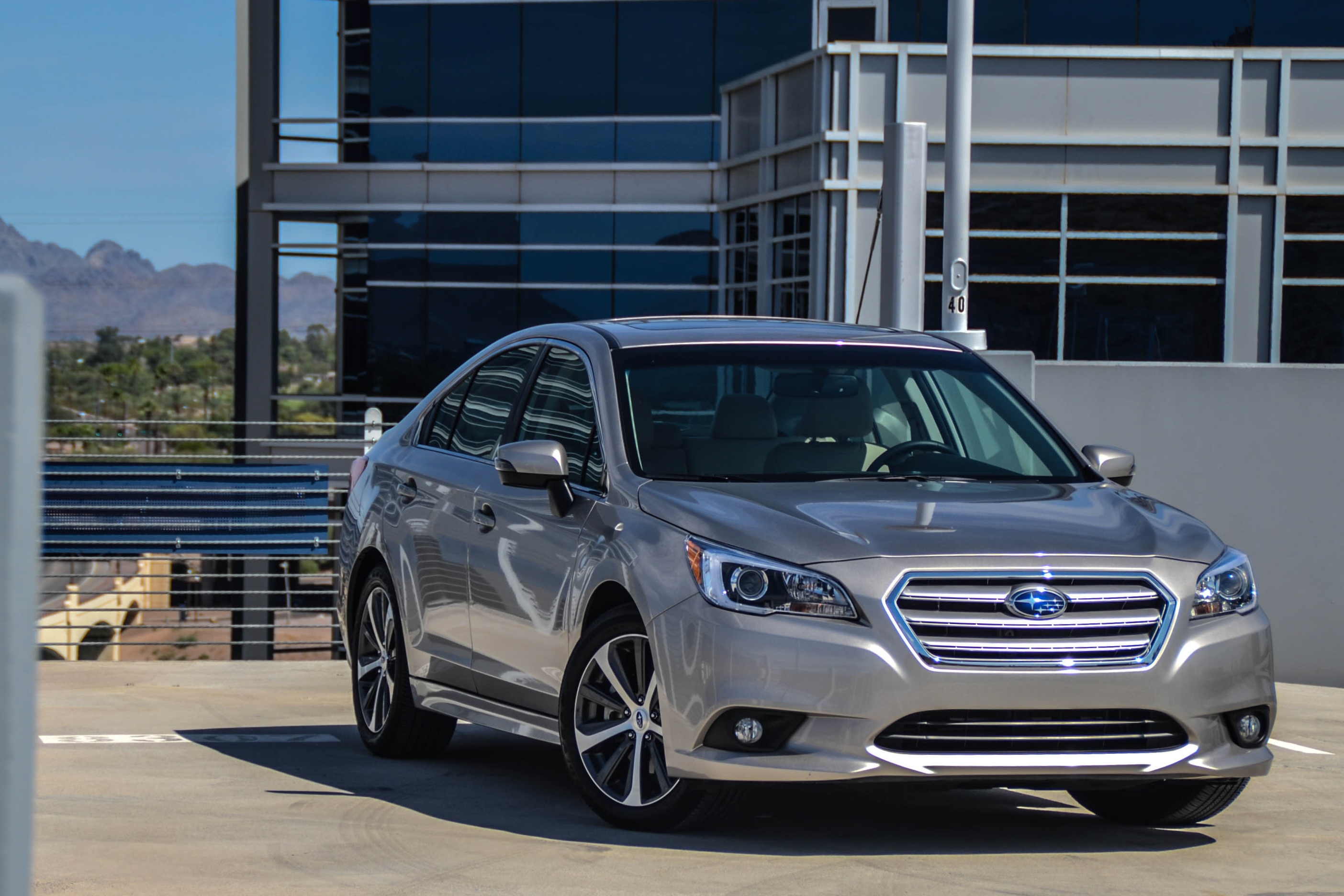Thiết kế của Subaru Legacy 2015 được đ&aacute;nh gi&aacute; l&agrave; rất đẹp v&agrave; hiện đại
