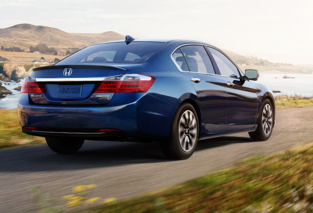 Honda Accord sở hữu nhiều tiện &iacute;ch ti&ecirc;n tiến trong ph&acirc;n kh&uacute;c 