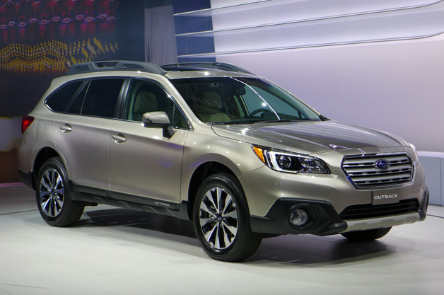 Ngoại h&igrave;nh Subaru Outback 2015 ấn tượng với phần đầu xe sở hữu những đường n&eacute;t thiết kế ho&agrave;n to&agrave;n mới.