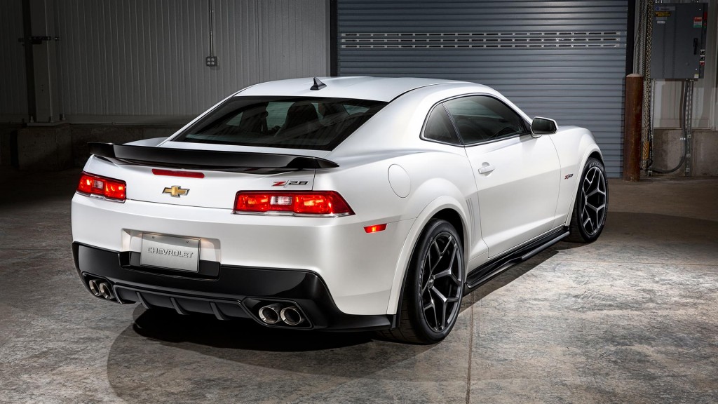 Camaro 2015 sử dụng động cơ V6 được EPA đ&aacute;nh gi&aacute; kh&aacute; cao về khả năng tiết kiệm nhi&ecirc;n liệu