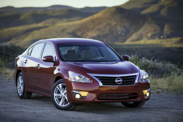 Nissan Altima 2015 kh&ocirc;ng c&oacute; nhi&ecirc;̀u thay đổi về kiểu d&aacute;ng 