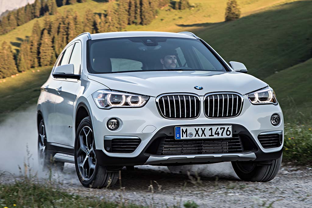 Khi so s&aacute;nh &ocirc; t&ocirc;, BMW X1 2016 c&oacute; thiết kế trẻ trung v&agrave; mạnh mẽ