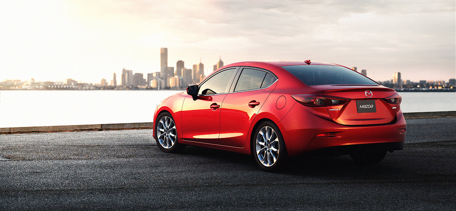 Mazda 3 2015 hatchback được trang bị động cơ 1.5L