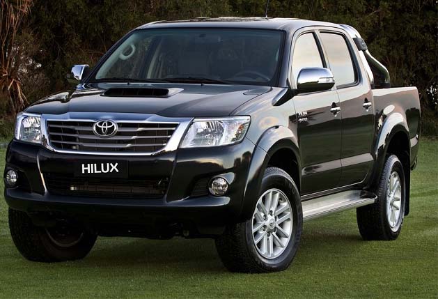 Khi so s&aacute;nh &ocirc; t&ocirc;, Toyota Hilux v&agrave; Mitsubishi Triton l&agrave; lựa chọn h&agrave;ng đầu trong ph&acirc;n kh&uacute;c xe b&aacute;n tải 