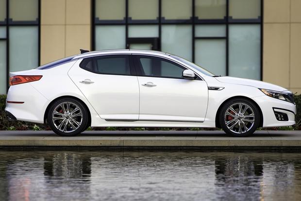 Kia Optima trang bị động cơ Nu 2.0L với hộp số tự động 6 cấp