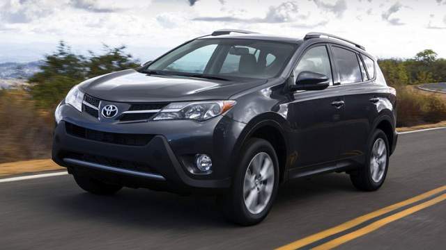 Ngoại thất của Toyota RAV4 c&oacute; những trang bị hiện đại