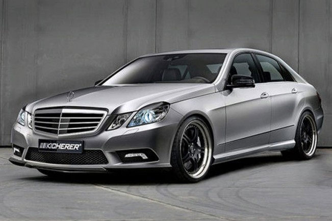 Mercedes-Benz E350 được thiết kế, ph&aacute;t triển v&agrave; n&acirc;ng cấp từ khung gầm C-Class