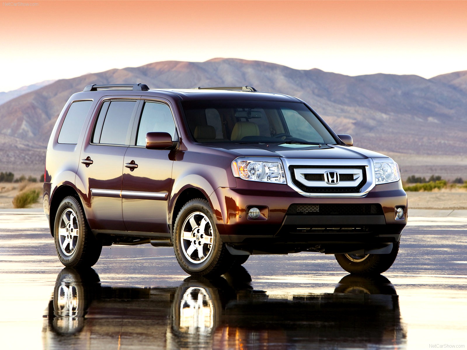 Honda Pilot 2015 c&oacute; được kh&ocirc;ng gian nội thất kh&aacute; rộng r&atilde;i
