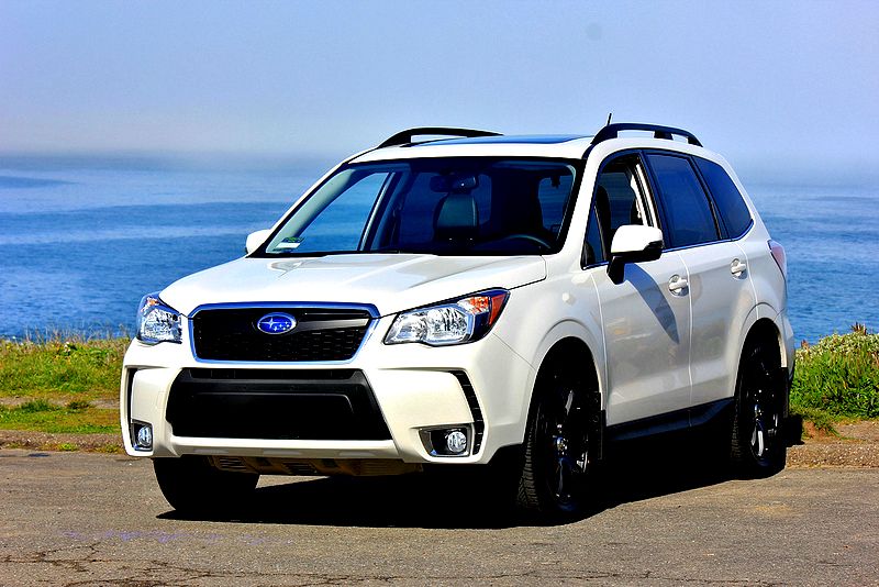 Subaru Forester 2015 n&ocirc;̣i th&acirc;́t n&acirc;ng c&acirc;́p, khoang lái r&ocirc;̣ng
