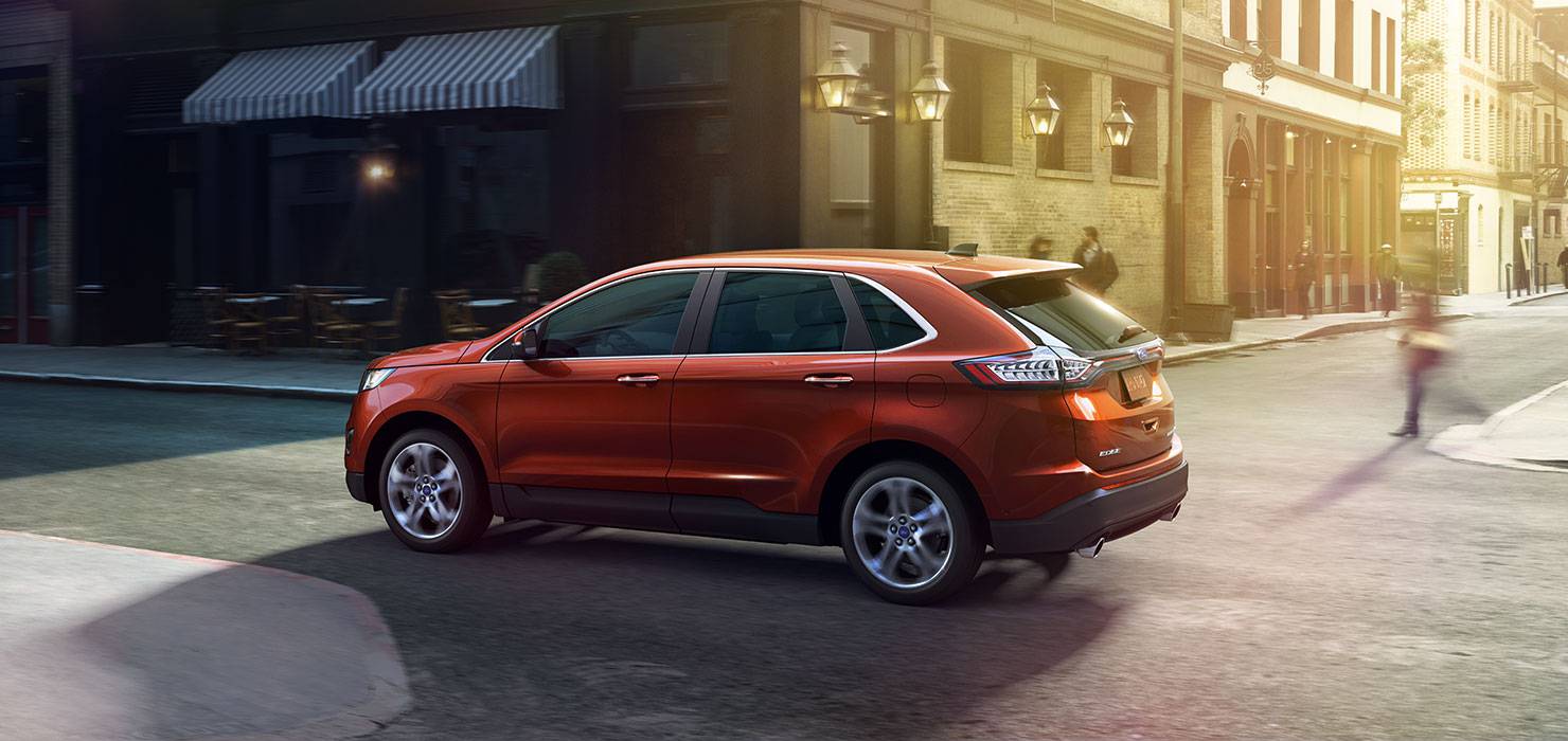 Edge 2015 trang bị động cơ EcoBoost dung t&iacute;ch 2 l&iacute;t 4 xi-lanh thẳng h&agrave;ng