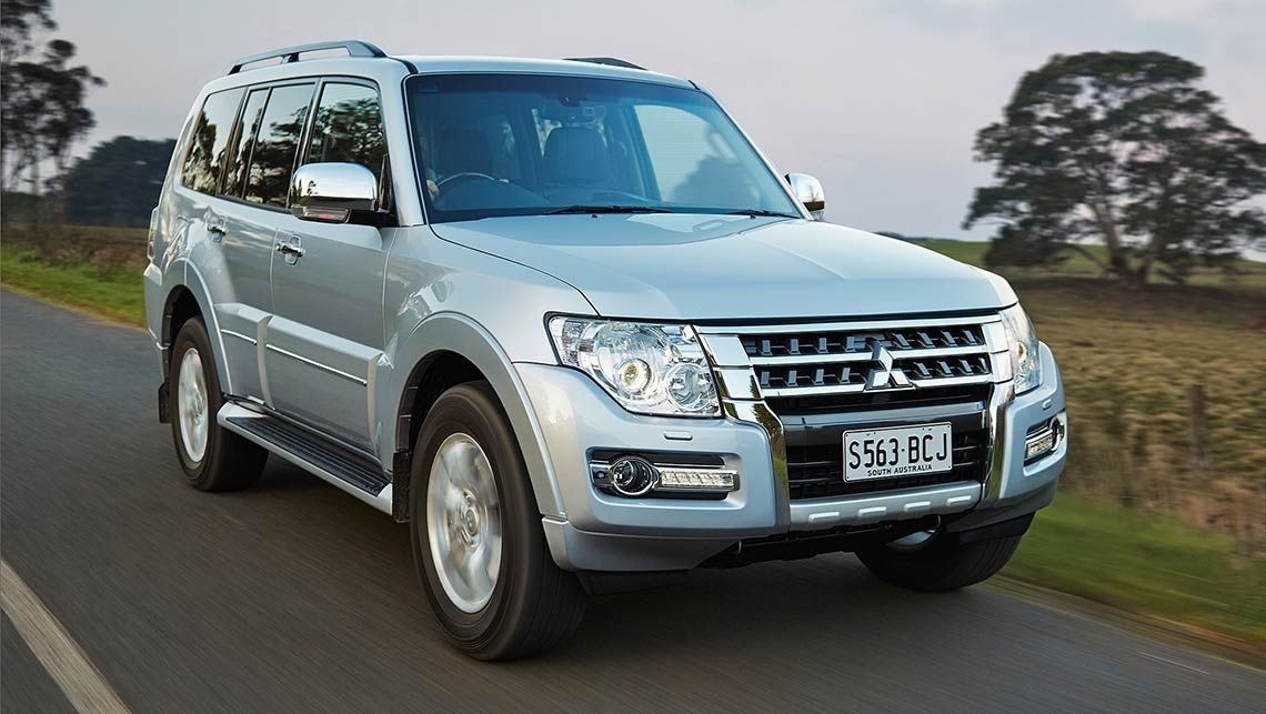 Mitsubishi Pajero 2015 mang vẻ nam t&iacute;nh, chắc chắn hơn đối thủ