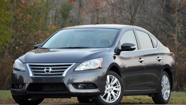 Hình dáng ngoại thất, nội thất của Nissan Sentra không mấy nổi bật Hình dáng ngoại thất, nội thất của Nissan Sentra không mấy nổi bật