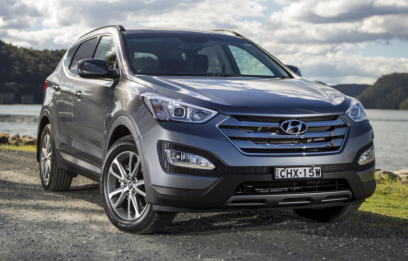 Nội thất xe Hyundai Santa Fe rộng r&atilde;i v&agrave; th&acirc;n thiện với người l&aacute;i 