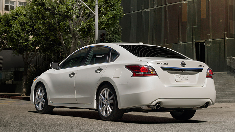 Nissan Altima 2015 đều được trang bị hộp số v&ocirc; cấp Xtronic ti&ecirc;u chuẩn