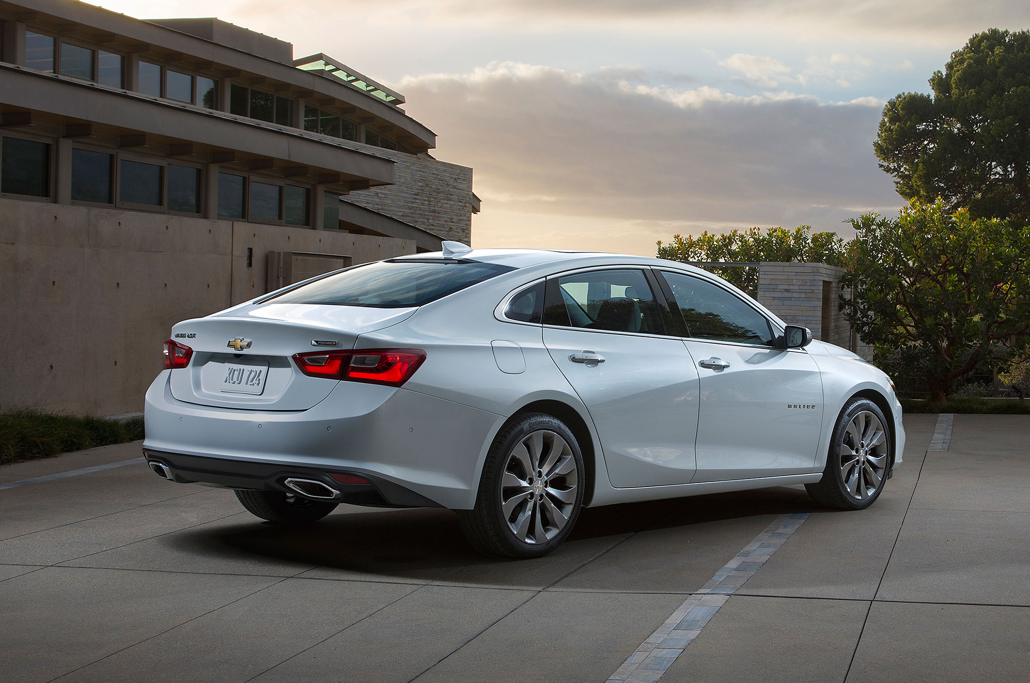 Malibu 2016 t&iacute;ch hợp hệ thống an to&agrave;n d&agrave;nh cho giới trẻ Teen Drive Safety