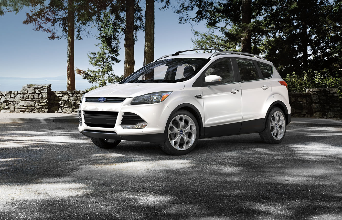 Khi so s&aacute;nh xe &ocirc; t&ocirc;, cả Ford Escape v&agrave; Kia Sorento đều c&oacute; những cải tiến nhất định