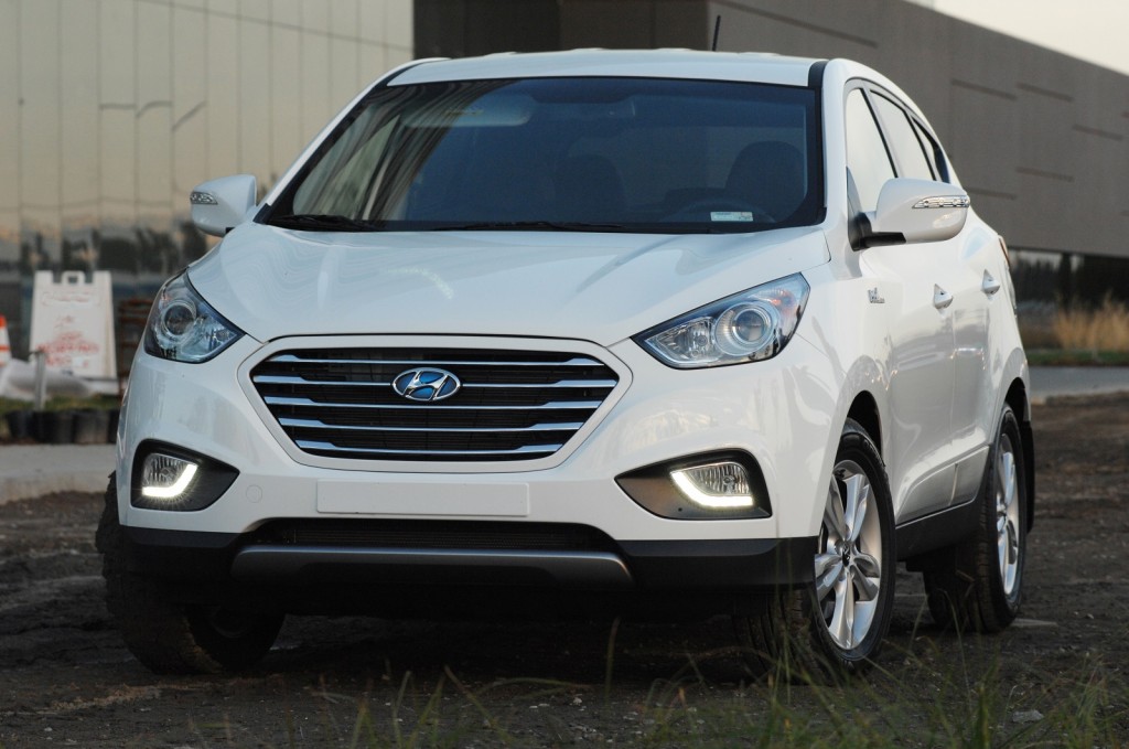 Khi so sánh xe ô tô, cả Hyundai Tucson và Nissan Rogue đều có những cải tiến đáng kể về ngoại thất Khi so sánh xe ô tô, cả Hyundai Tucson và Nissan Rogue đều có những cải tiến đáng kể về ngoại thất