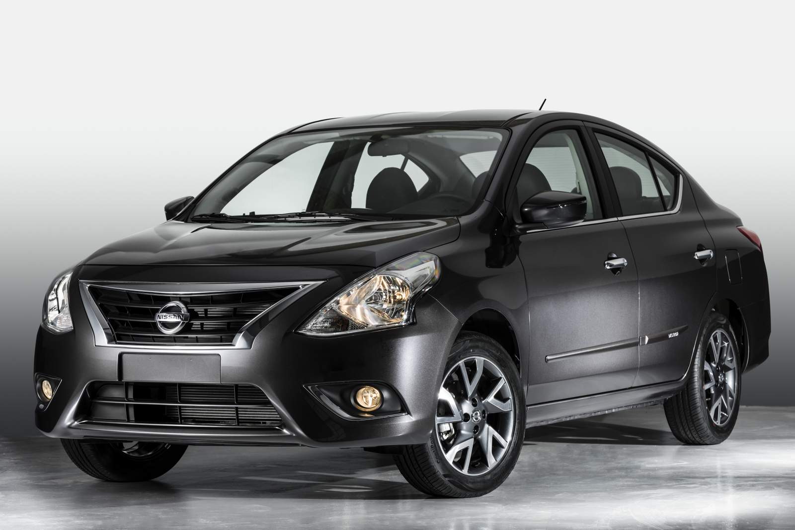 Thiết kế của Nissan Versa phi&ecirc;n bản n&acirc;ng cấp kh&ocirc;ng c&oacute; nhiều thay đổi