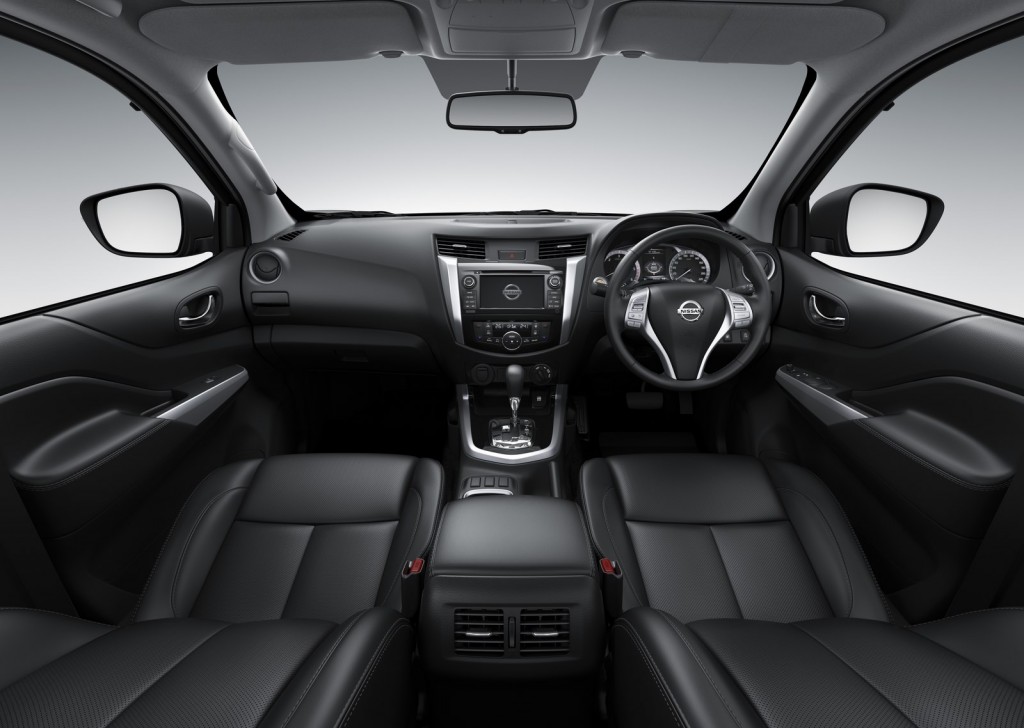 Nissan Navara mới được ch&uacute; trọng c&aacute;c t&iacute;nh năng an to&agrave;n như hệ thống ổn định th&acirc;n xe