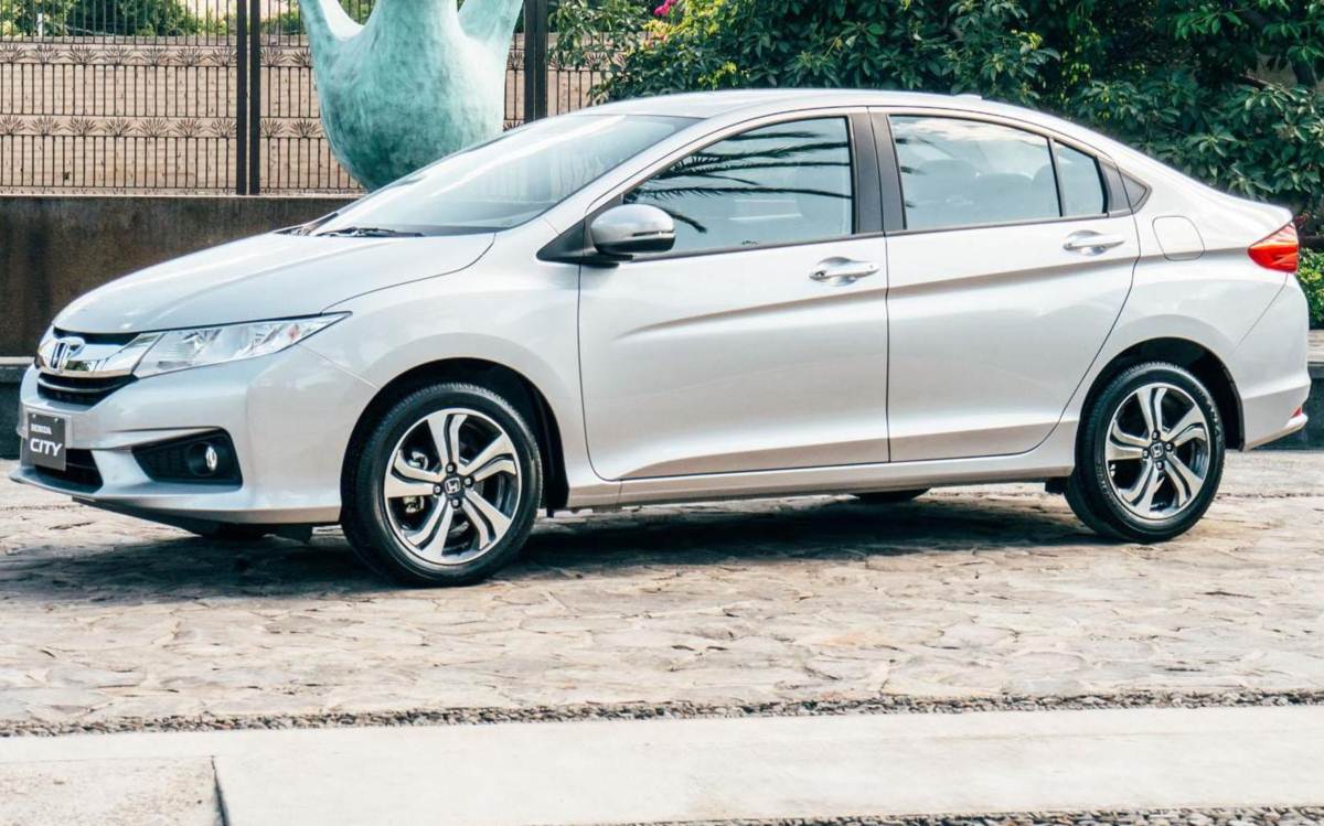 Về nội thất th&igrave; Honda City c&oacute; điểm vượt trội hơn so với đối thủ của m&igrave;nh