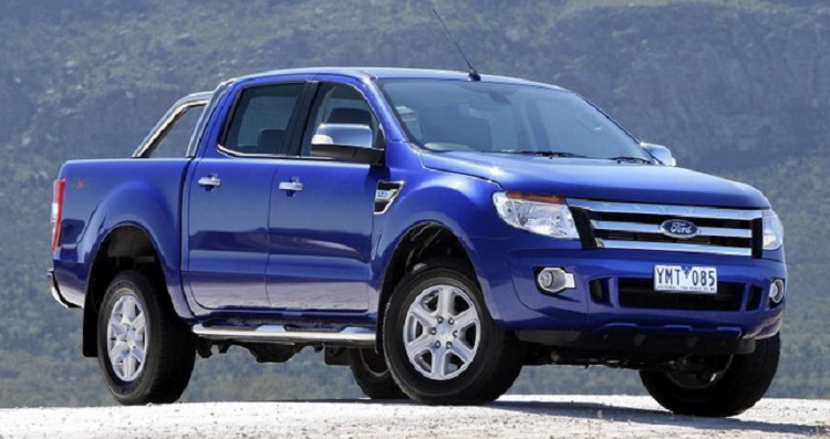Ford Ranger 2015 được thiết kế phần đầu kh&aacute; khỏe khoắn v&agrave; hầm hố