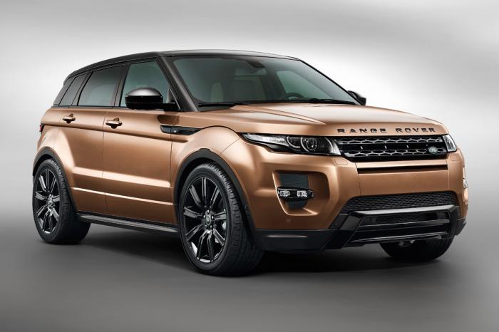 Ngoại h&igrave;nh Range Rover Evoque nổi bật với những đường g&acirc;n dập nổi tr&ecirc;n nắp ca-p&ocirc; v&agrave; hai b&ecirc;n th&acirc;n xe