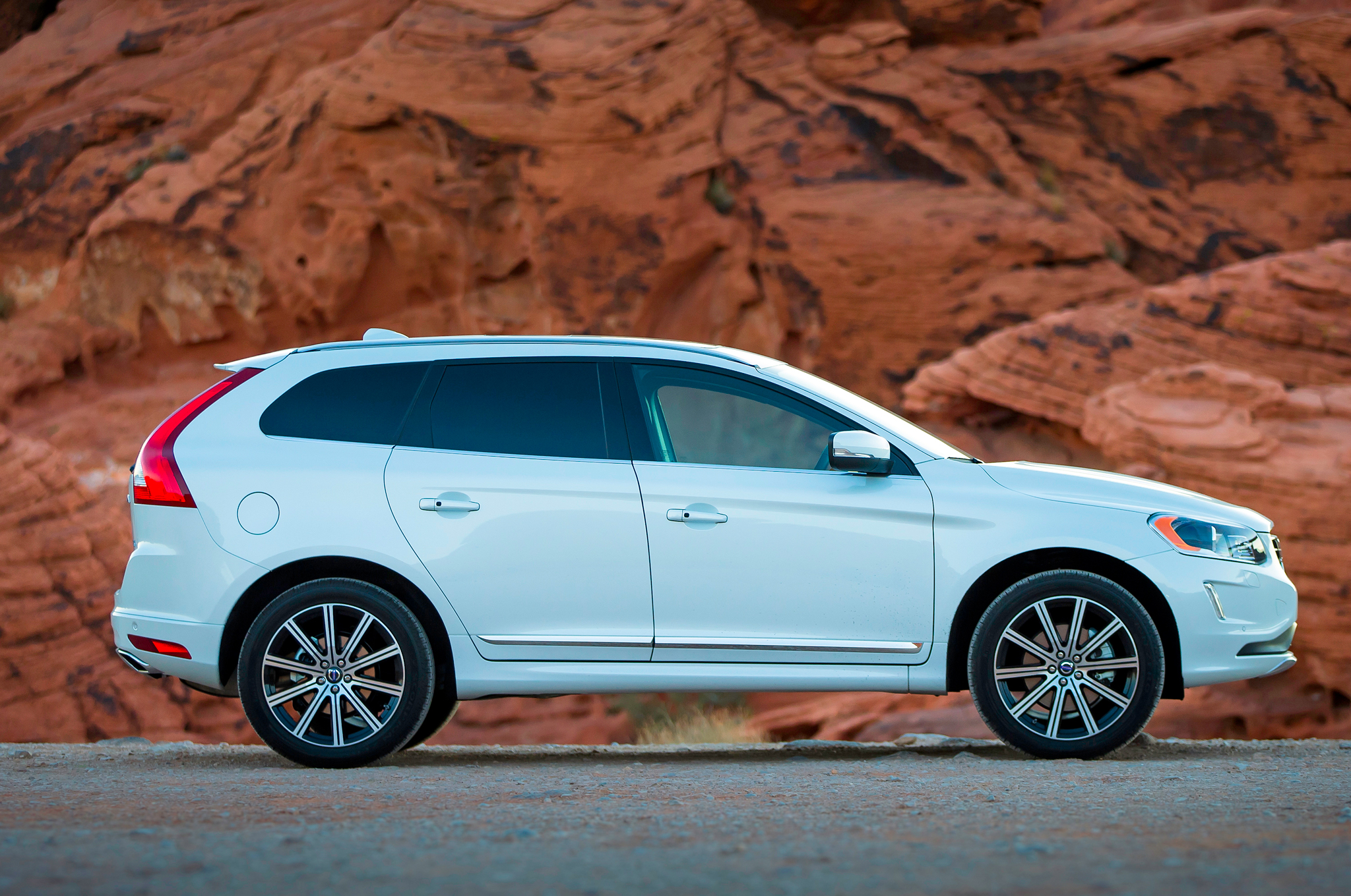 Mẫu mới của Volvo n&agrave;y được đ&aacute;nh gi&aacute; l&agrave; kh&aacute; th&ocirc;ng minh c&oacute; độ an to&agrave;n cao