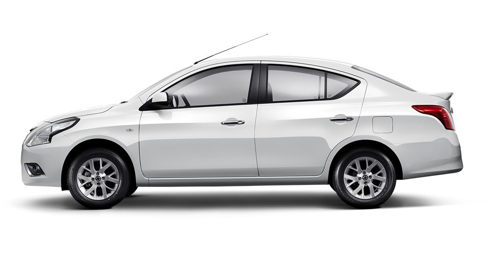 Theo h&atilde;ng Nissan, Versa 2015 tiếp tục l&agrave; mẫu xe mới rẻ nhất tại thị trường Mỹ.