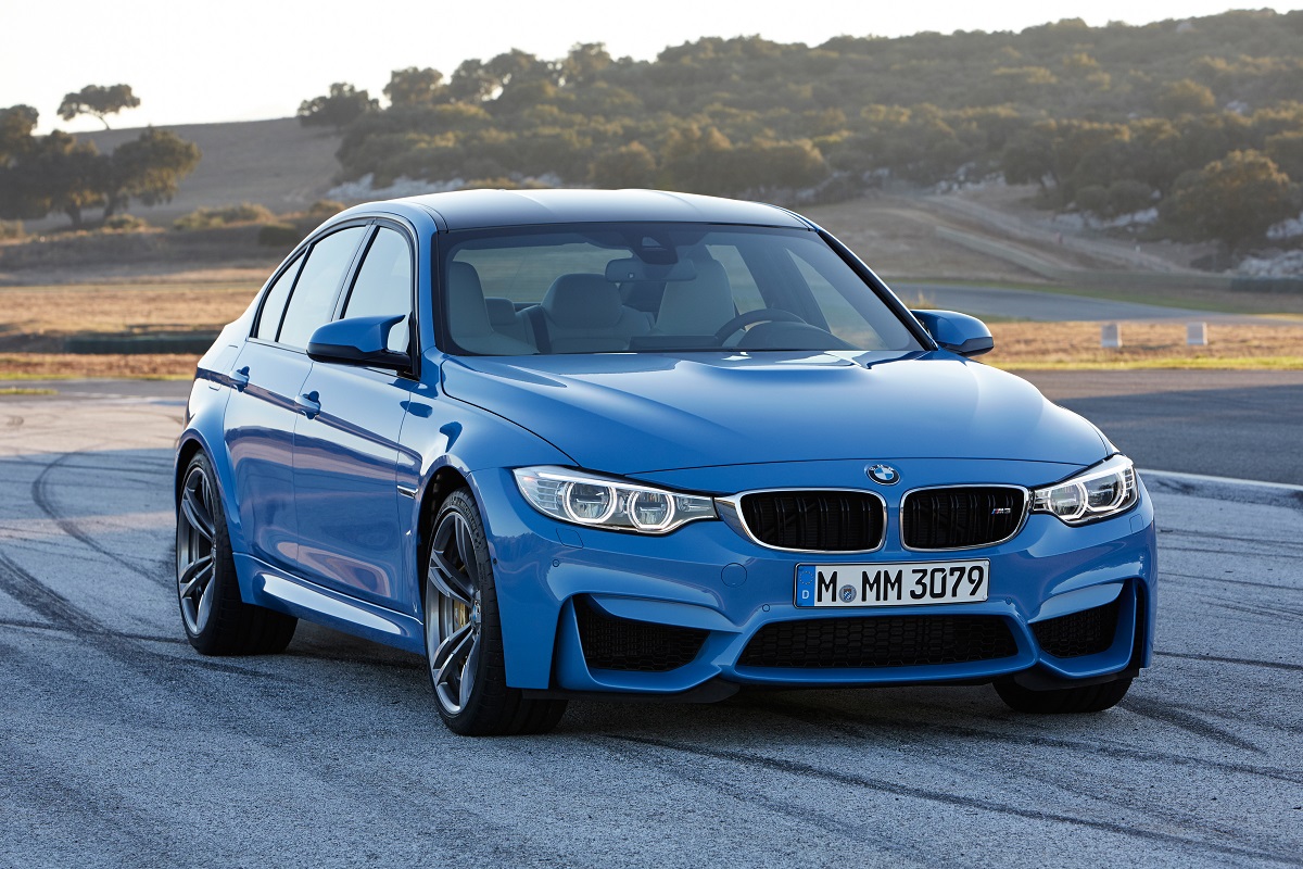 BMW serie 3 có thiết kế hỗ trợ người lái với màn hình trung tâm mới hướng về phía người điều khiển