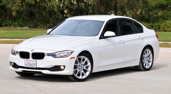 BMW serie 3 với động cơ 4 xi-lanh tăng áp turbin kép cho công suất 184 mã lực