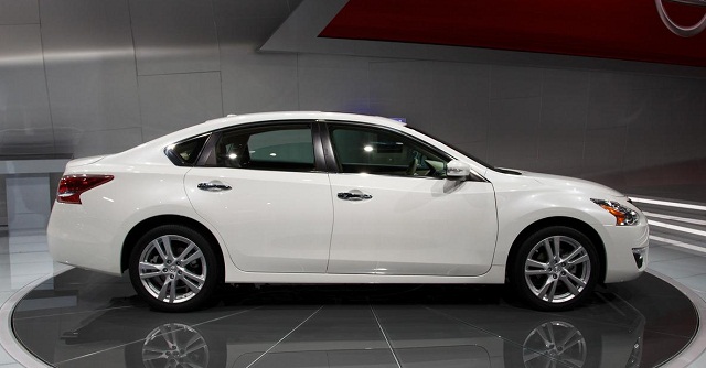 Tất cả c&aacute;c phi&ecirc;n bản Nissan Altima 2015 đều được trang bị hộp số v&ocirc; cấp Xtronic ti&ecirc;u chuẩn.
