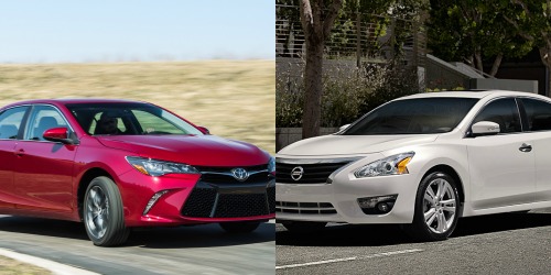 Khi so s&aacute;nh xe &ocirc; t&ocirc; v&agrave; Camry v&agrave; Altima đều l&agrave; những lựa chọn h&agrave;ng đầu trong ph&acirc;n kh&uacute;c sedan năm 2015