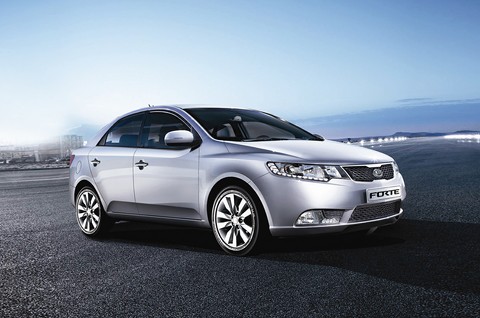 Khi đặt lên bàn cân so sánh xe oto, cả Hyundai Elantra và Kia Forte đều có những lợi thế riêng Khi đặt lên bàn cân so sánh xe oto, cả Hyundai Elantra và Kia Forte đều có những lợi thế riêng