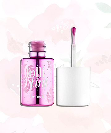 Benefit Lollitint l&agrave; một loại son m&ocirc;i m&agrave;u hồng c&aacute;nh sen được nhiều người ưa chuộng